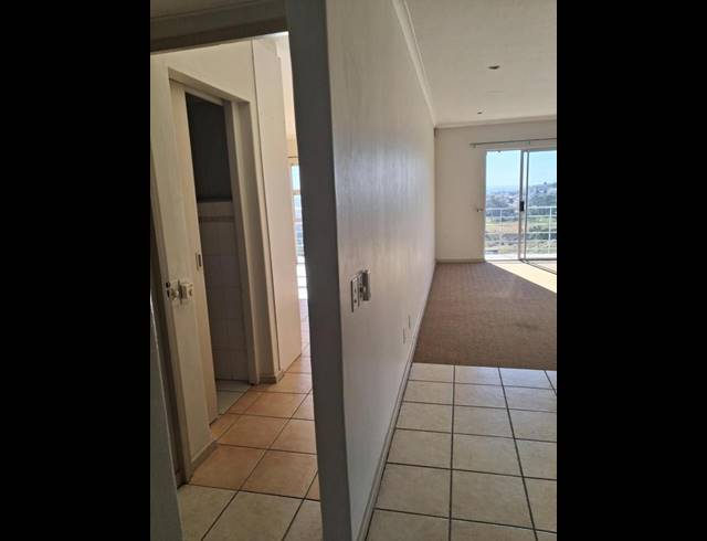 2 BEDROOM PROPERTY TO RENT IN VREDEHOEK
